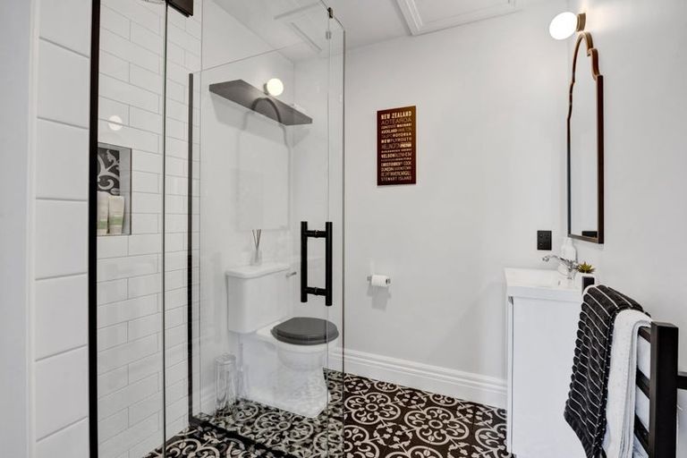 Photo of property in 104 Pitt Road, Hillsborough, New Plymouth, 4372