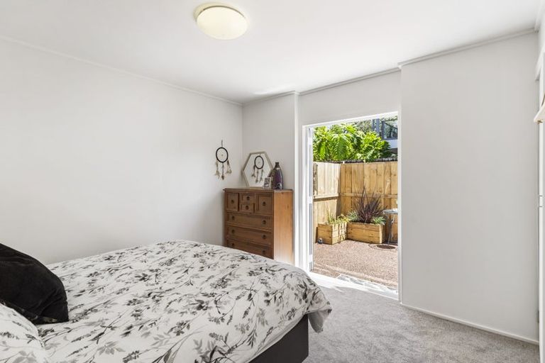 Photo of property in 2/25 Inverness Road, Browns Bay, Auckland, 0630
