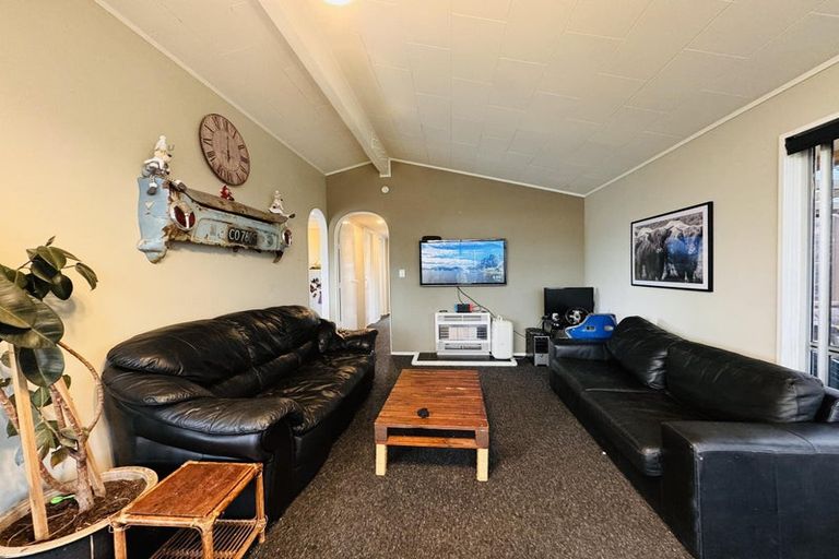 Photo of property in 325 Cambridge Avenue, Ashhurst, 4810