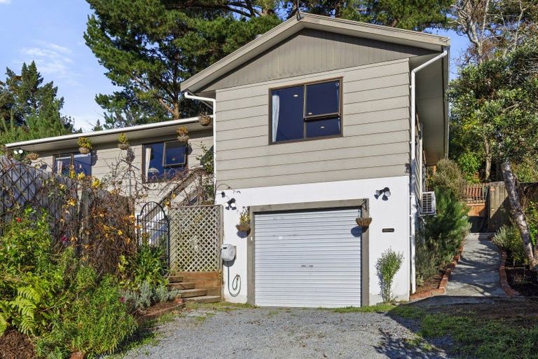 Photo of property in 27 Fenchurch Grove, Stokes Valley, Lower Hutt, 5019