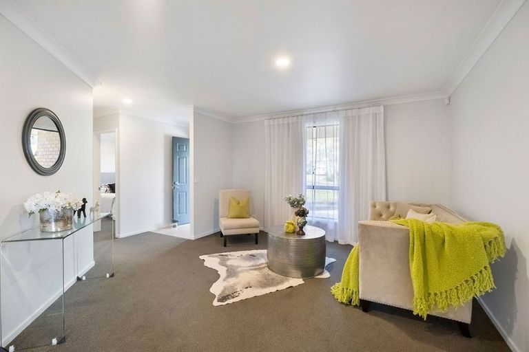 Photo of property in 49 Bluebird Crescent, Unsworth Heights, Auckland, 0632