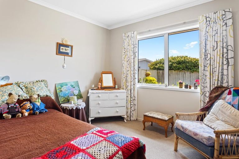 Photo of property in 21 Bideford Place, Dallington, Christchurch, 8061