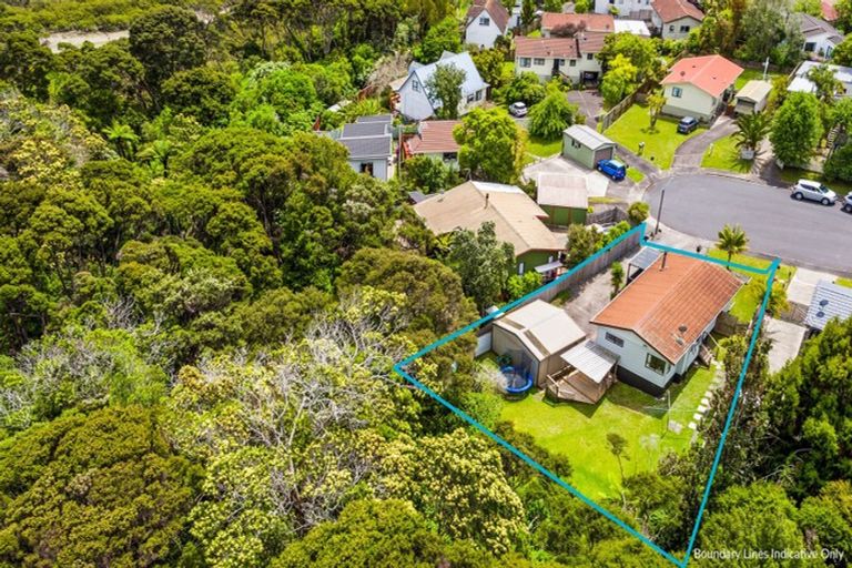 Photo of property in 16 Thistledew Place, Bayview, Auckland, 0629