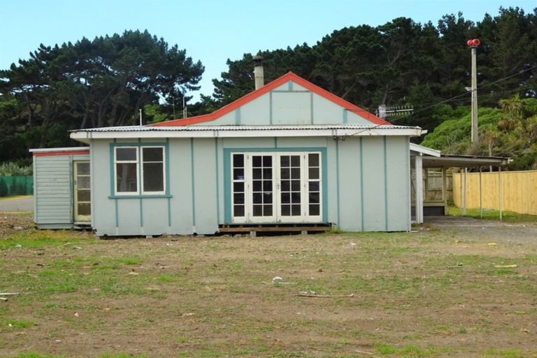 Photo of property in 34 Koputara Road, Himatangi Beach, Foxton, 4891