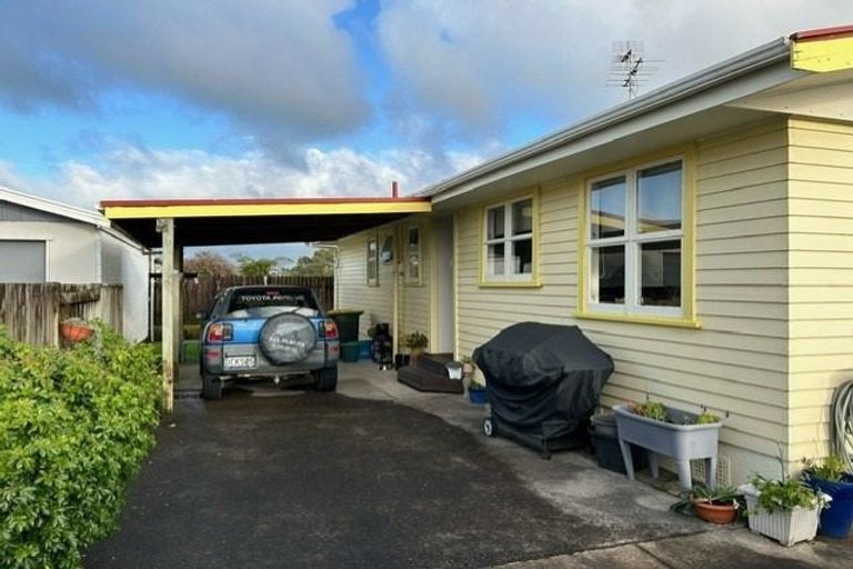 Photo of property in 230 Mangorei Road, Merrilands, New Plymouth, 4312