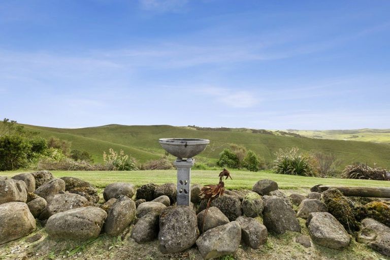 Photo of property in 281 Linton Road, Maungaturoto, 0583