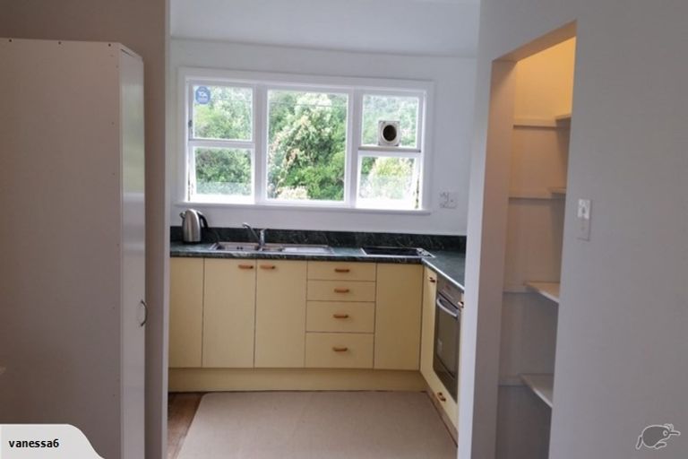 Photo of property in 75 Oxford Terrace, Epuni, Lower Hutt, 5011