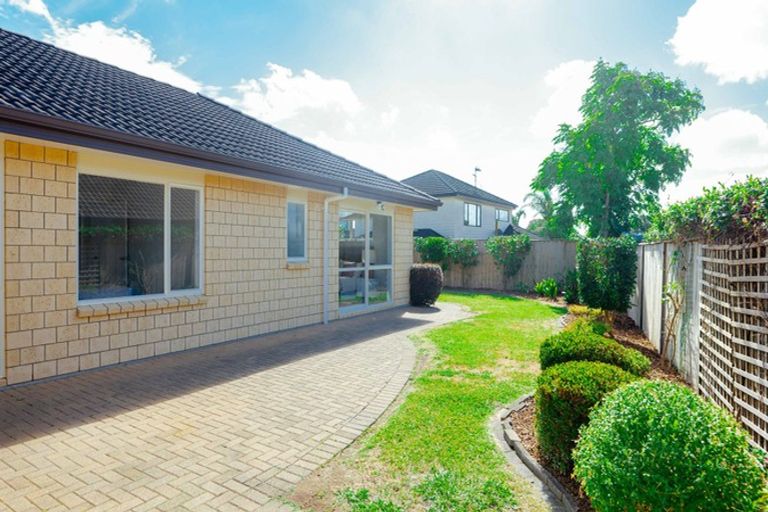 Photo of property in 5 Greta Banks Place, Wattle Downs, Auckland, 2103