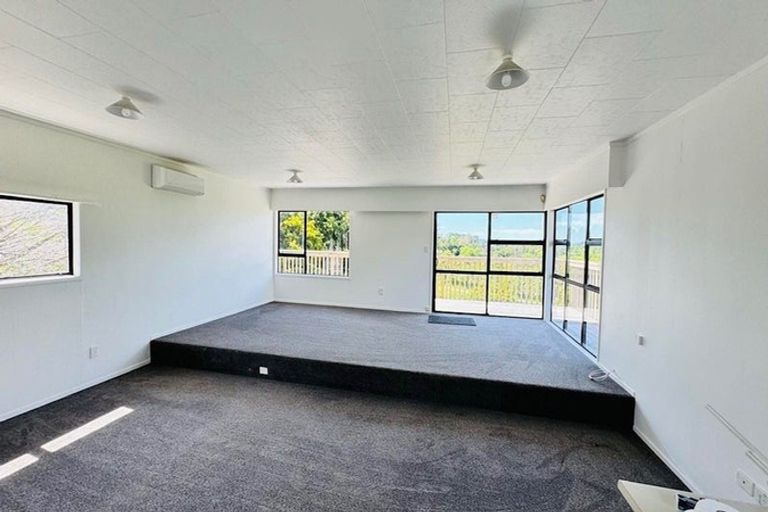 Photo of property in 195 Pine Valley Road, Dairy Flat, Silverdale, 0992