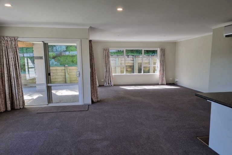 Photo of property in 4 Flotilla Place, Whitby, Porirua, 5024