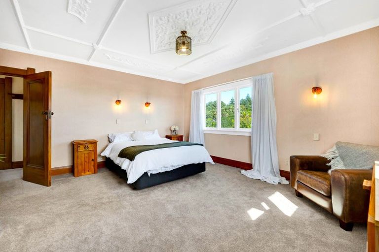 Photo of property in 6 Ridge Lane, New Plymouth, 4310