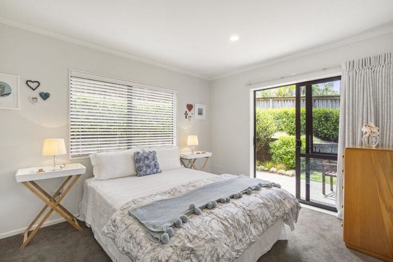 Photo of property in 2/23 Kiteroa Terrace, Rothesay Bay, Auckland, 0630
