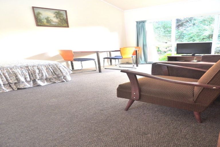 Photo of property in 5 Glen Alton Avenue, Paparangi, Wellington, 6037