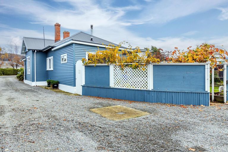 Photo of property in 12 Parsonage Road, Waimate, 7924