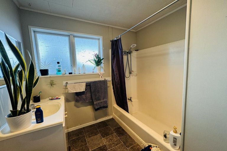 Photo of property in 325 Cambridge Avenue, Ashhurst, 4810