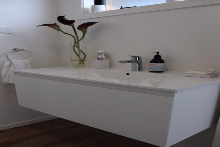 Photo of property in 111g Cliffs Road, Saint Clair, Dunedin, 9012