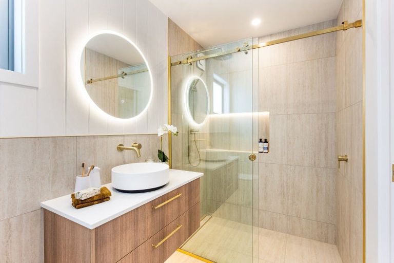 Photo of property in 23a Monyash Road, Manly, Whangaparaoa, 0930