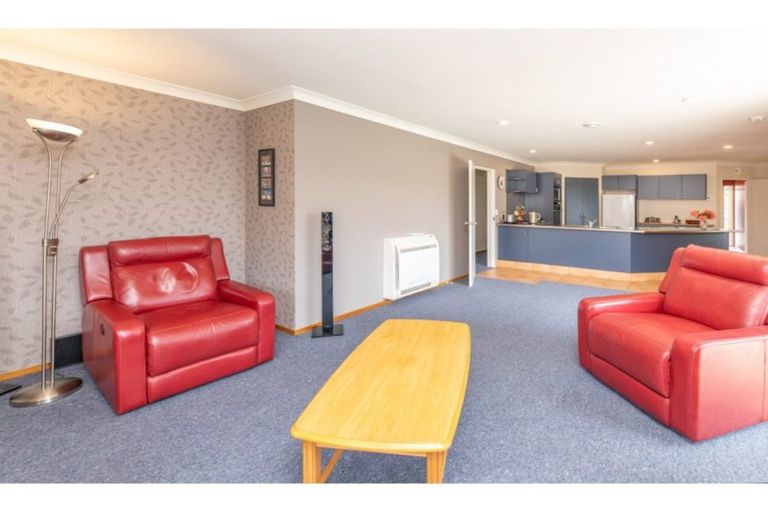 Photo of property in 61 Chesterfield Mews, Russley, Christchurch, 8042