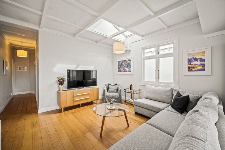 Photo of property in 35 Formby Avenue, Point Chevalier, Auckland, 1022