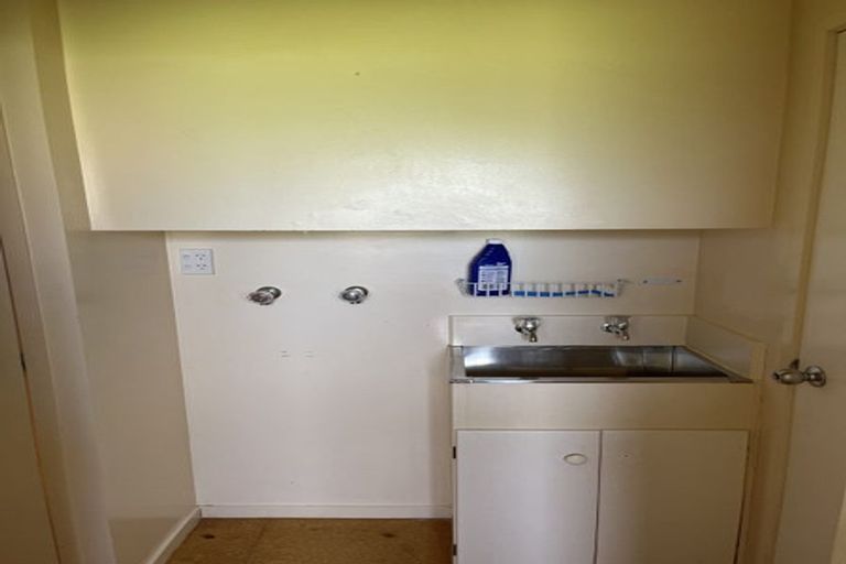 Photo of property in 175 Vaughans Road, Okura, Albany, 0792