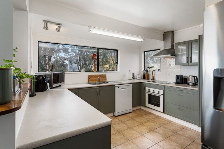 Photo of property in 30 Frimley Terrace, Waikanae Beach, Waikanae, 5036