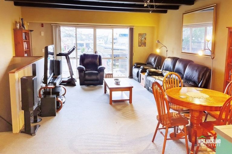 Photo of property in 12 Captain Scott Road, Glen Eden, Auckland, 0602