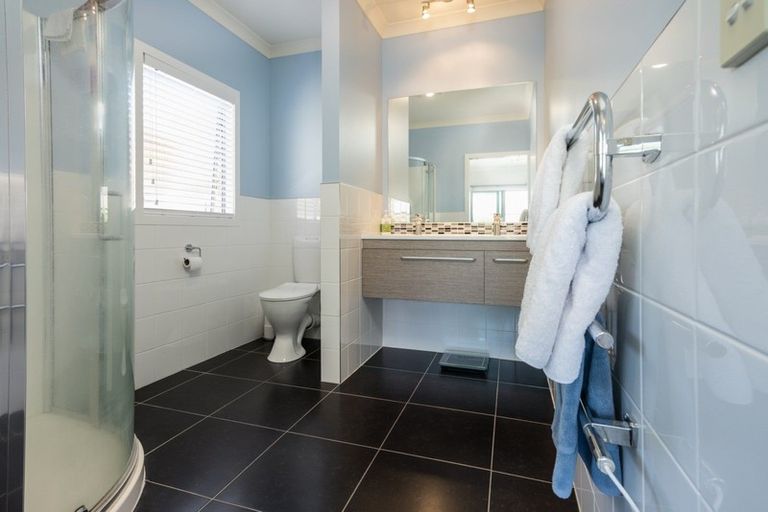 Photo of property in 32 Madison Street, Cambridge, 3434