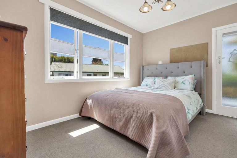 Photo of property in 67 Forest Lake Road, Forest Lake, Hamilton, 3200