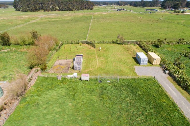 Photo of property in 46 Nuku Street, Tangimoana, 4822