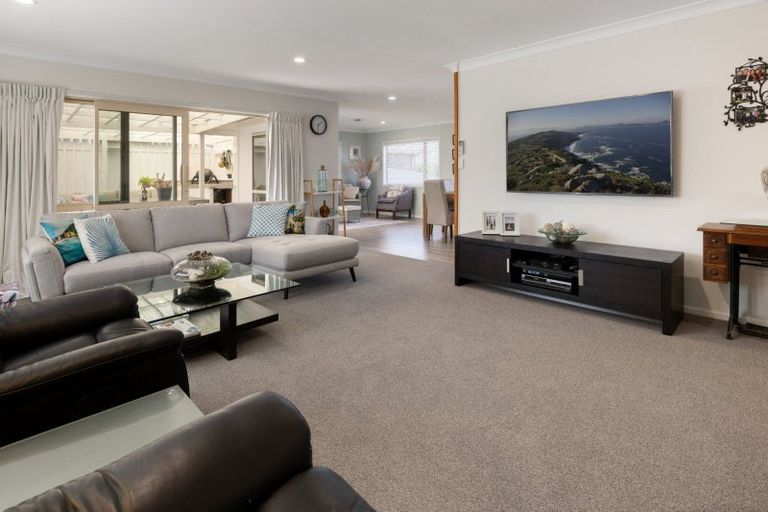 Photo of property in 60 Plateau Heights, Mount Maunganui, 3116