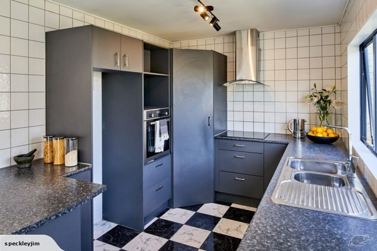 Photo of property in 28 Caledonia Street, Miramar, Wellington, 6022