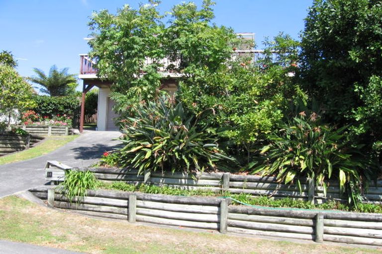 Photo of property in 14 Lingham Crescent, Torbay, Auckland, 0630