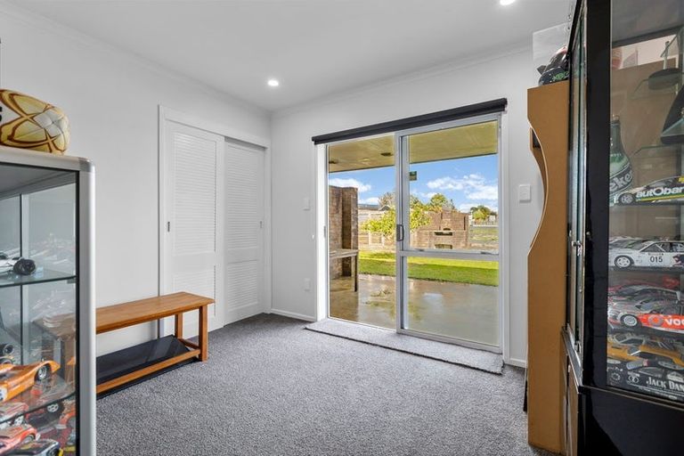 Photo of property in 7b Beach Road, Omata, New Plymouth, 4374