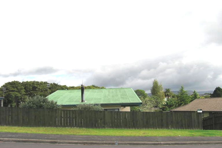 Photo of property in 8 Sungrove Rise, Sunnyvale, Auckland, 0612