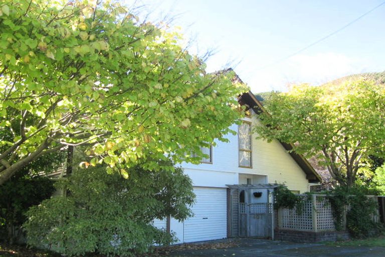 Photo of property in 407 Muritai Road, Eastbourne, Lower Hutt, 5013