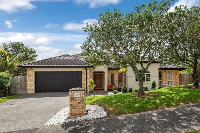 Photo of property in 15 Rangi Avenue, Schnapper Rock, Auckland, 0632