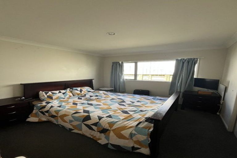 Photo of property in 3 Gennaker Lane, Whitby, Porirua, 5024