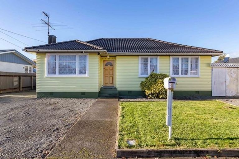 Photo of property in 8 Cole Grove, Wallaceville, Upper Hutt, 5018