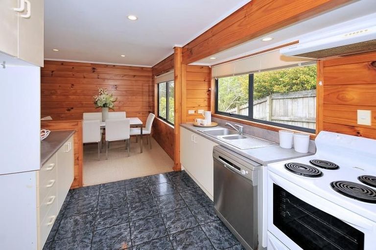 Photo of property in 2/73 Balmain Road, Birkenhead, Auckland, 0626