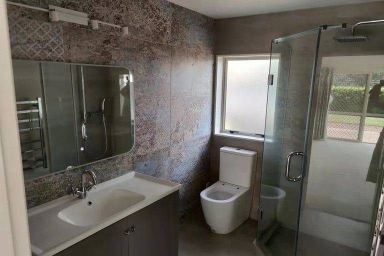 Photo of property in 54 Te Wharau Drive, Greenhithe, Auckland, 0632