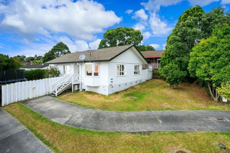 Photo of property in 14 Jumento Place, Unsworth Heights, Auckland, 0632