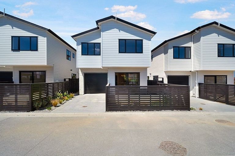 Photo of property in 15 Octans Road, Westgate, 0814