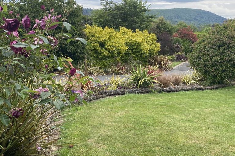 Photo of property in 26 Lacebark Drive, Kinloch, Taupo, 3377