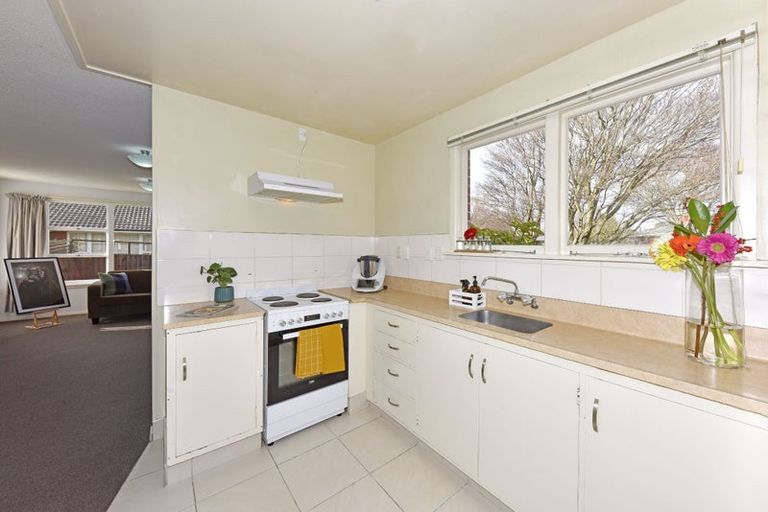 Photo of property in 1/14 Newbridge Place, Ilam, Christchurch, 8041