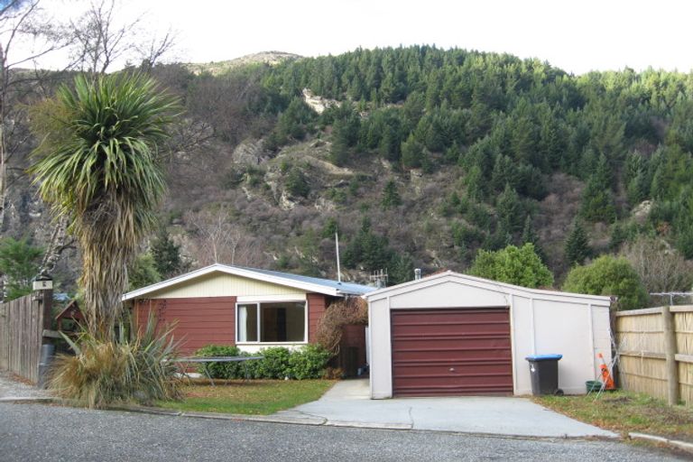 Photo of property in 2 Johnson Place, Queenstown, 9300