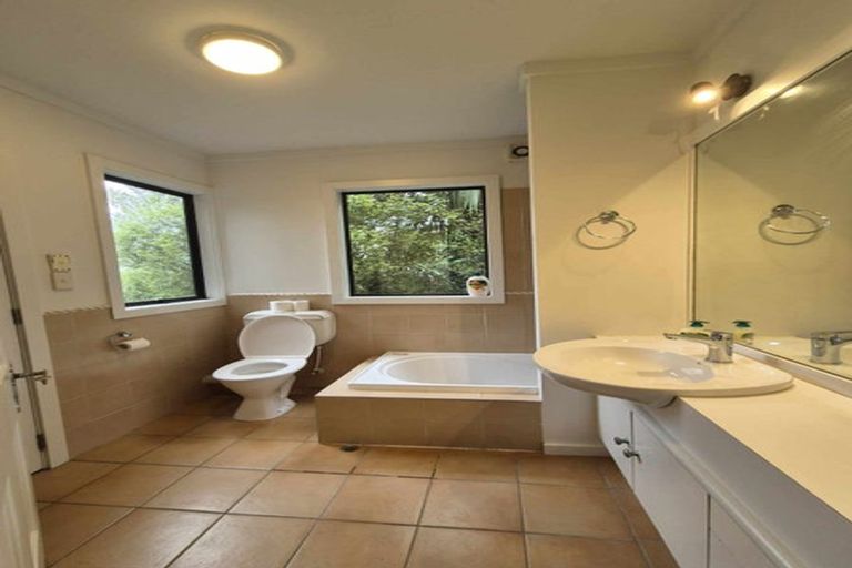 Photo of property in 16 Maxwell Place, Queenstown, 9300