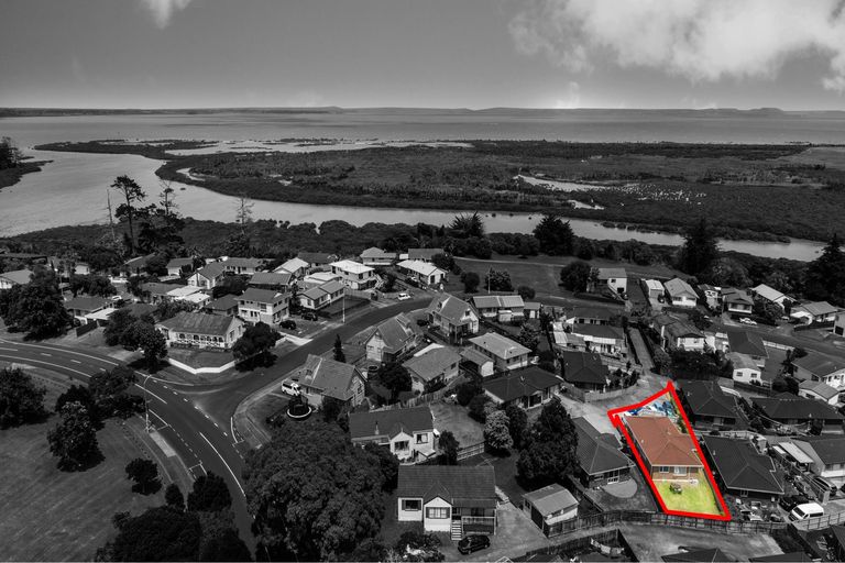 Photo of property in 1/11 Kopara Place, Clendon Park, Auckland, 2103