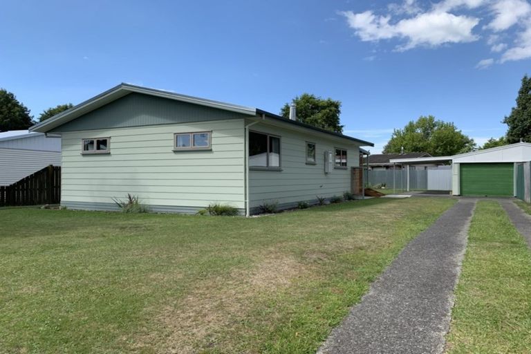 Photo of property in 6 Toi Grove, Turangi, 3334