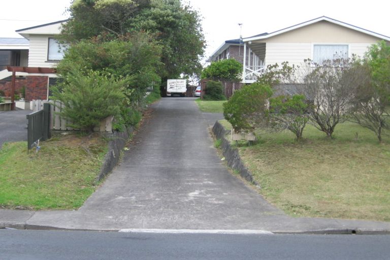 Photo of property in 1/37 Moire Road, Massey, Auckland, 0614