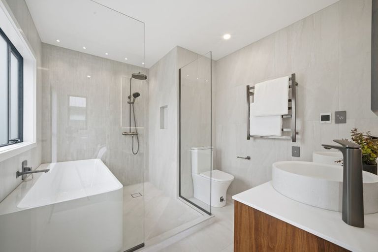 Photo of property in 3 Makumaku Place, Long Bay, Auckland, 0630